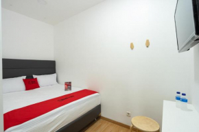 RedDoorz Plus @ Danau Sunter Utara, Jakarta